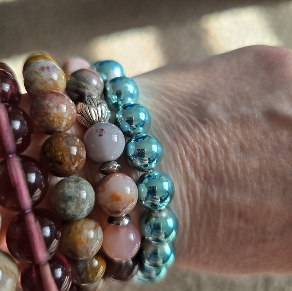 10mm Premium Blue Hematite Bracelet - Picture 3 of 7